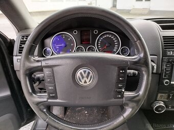Volkswagen Touareg 2.5 R5 TDI – 4x4, rok 2005 AUTOMAT - 18