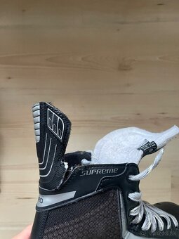 Predam hokejovu vystroj - 18