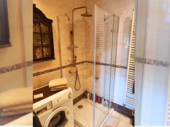 Na predaj drevenica s veľkým pozemkom - 1194 m² a bazénom v  - 18