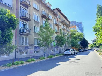 2-IZBOVÝ PODKROVNÝ BYT PO REKONŠTRUKCII S VÝHĽADOM NA SLAVÍN - 18