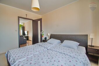 PREDAJ:3 izbový byt s garážou a záhradkou, blízko centra mes - 18