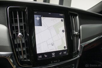 Volvo V90 D4 2.0L R-Design AWD A/T - 18