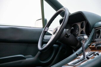 Ferrari 400i (modelový rok 1982) V12 - 18