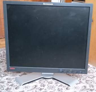 Herny i3 6100T,8gb ram,120gb SSD a 512gb HDD,RX 550 - 18