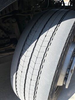 Mercedes 480 - 18