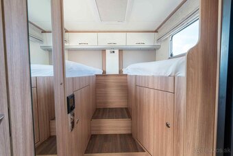 Autokaravan 2022 Bürstner IXEO 726G – Plne vybavený 🚐✨ - 18