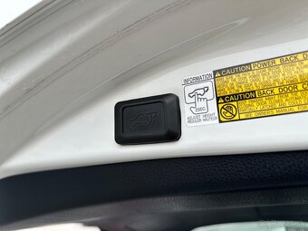 Toyota RAV4 2.2 l D-4D Premium - 18