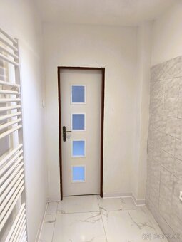 Zrekonštruovaný 3-izbový rodinný dom - 18