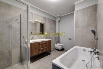 TOP Exkluzívny 4-izbový dom v Miloslavove: Bazén, záhrada, f - 18