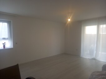 Predám byt 62m2; záhrada 53m2,parkov.miesto, RAJKA Maďarsko - 18