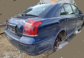 Toyota Avensis zadné svetlá - 18