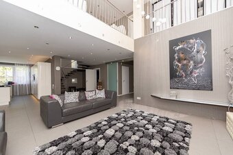 Luxusná 6-izbová vila s wellness centrom, bazénom a hosťovsk - 18