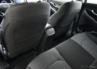 Hyundai i30 1.5 T-GDI MHEV, ČR,1.MAJ. 117 kw - 18