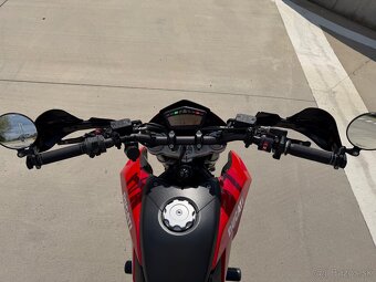 Ducati Hypermotard 796 - 18