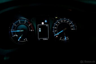 Toyota Hilux DC 2.8 I D-4D Invincible Sport 4x4 A/T - 18