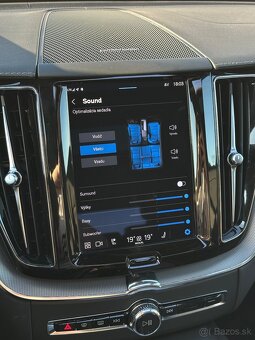 VOLVO XC60 B5 R-DESIGN - 18