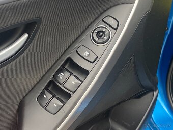 Hyundai i30 CW 1.6i MPI, 88kW, M6 - 18