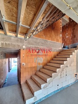 Predám 4-izbový veľký tehlový dom 220m2 Nižná Hutka,garáž,2x - 18