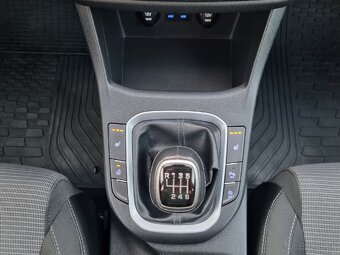 Hyundai i30 Combi 1.4 Benzín 74kw - 18