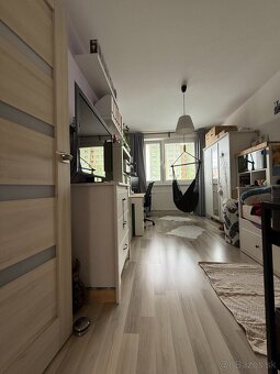 Moderne kompl. zrekonštruovaný 4i byt s loggiou - Hrobákova - 18