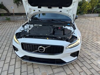 Volvo V60 B4 R-Design 2.0D 145kW rv.2021 - 18