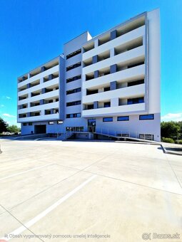 NOVOSTAVBA - PREDÁM 3 IZBOVÝ BYT S VEĽKOU LOGGIOU - 18