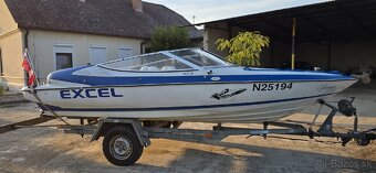 Motorový čln Wellcraft Excel - 18