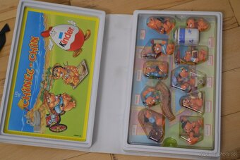 KINDER Knižná DIORAMA .. - 18