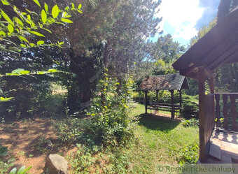 Chata uprostred lesa neďaleko viacerých lyžiarskych stredí - 18