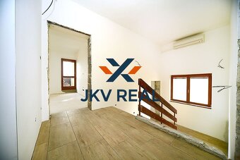 4 izbový rodinný dom s garážou v tichej lokalite - 18