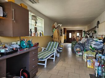 Väčší rodinný dom - garáže pre 4 autá - 18