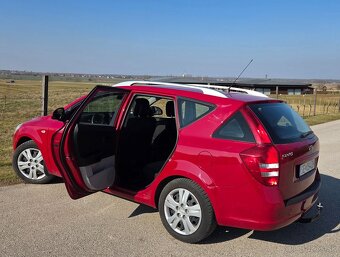 Kia Ceed 1.4 16V 77KW/105 koní R.V.11/2008 - 18