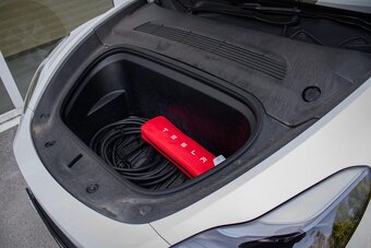 TESLA Y LongRange - 18