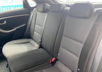 Hyundai i30 1.6-NÍZKÉ KM-FACELIFT - 18
