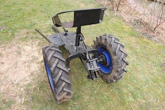 Nosič náradia za malotraktor Tecák - 18