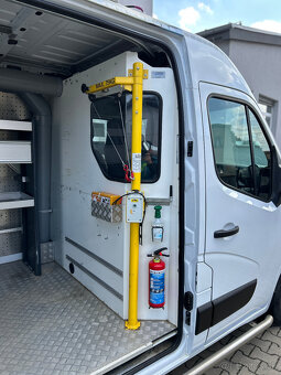 Renault Master 2.3 - regálový systém BOTT + žeriav, DPH  - 18
