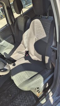 Dacia Duster 1,6i 77kw kód motora: K4M F6 - 18