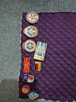 Sbierka odznakú a vyznamenání cca 2100ks - 18