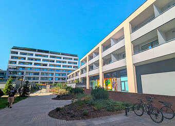 Vnútorné parkovacie miesto blízko Centra, Strojárenská - 18