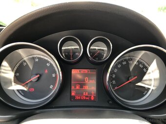 Opel Insignia ST 96 kW - 18