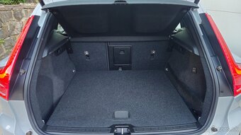 VOLVO XC40 T5 Plug-in Hybrid - odpočet DPH - 18