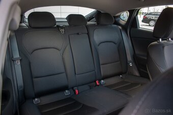 Hyundai i30 Fastback 1.4 T-GDi Family 7DCT - 18