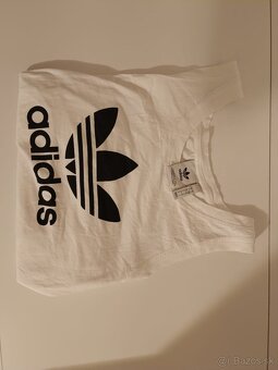 Krabica plný mikín - 18