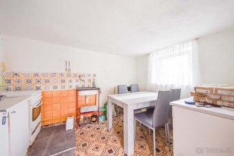 2IZB. RD S LETNOU KUCHYŇOU, SKÁROŠ - 18
