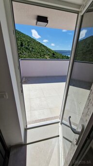 Moderný apartmán s terasou a výhľadom na more/Chorvátsko - 18