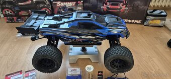 Traxxas Revo Summit XRT - 18