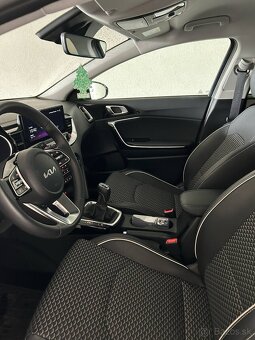 KIA Ceed SW 1,5 T-GDi 6M GOLD GOLD+ LED MY25 - 18