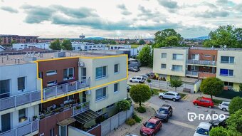 RADO | 4i byt s terasou a parkovaním v tichej časti Rovinky  - 18