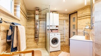 Priestranný 7 izbový rodinný dom s 640m2 pozemkom – Strečno - 18