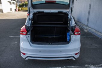 Ford Focus 1.5 EcoBoost ST Line - 18